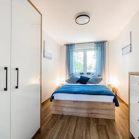 7 Apartment *